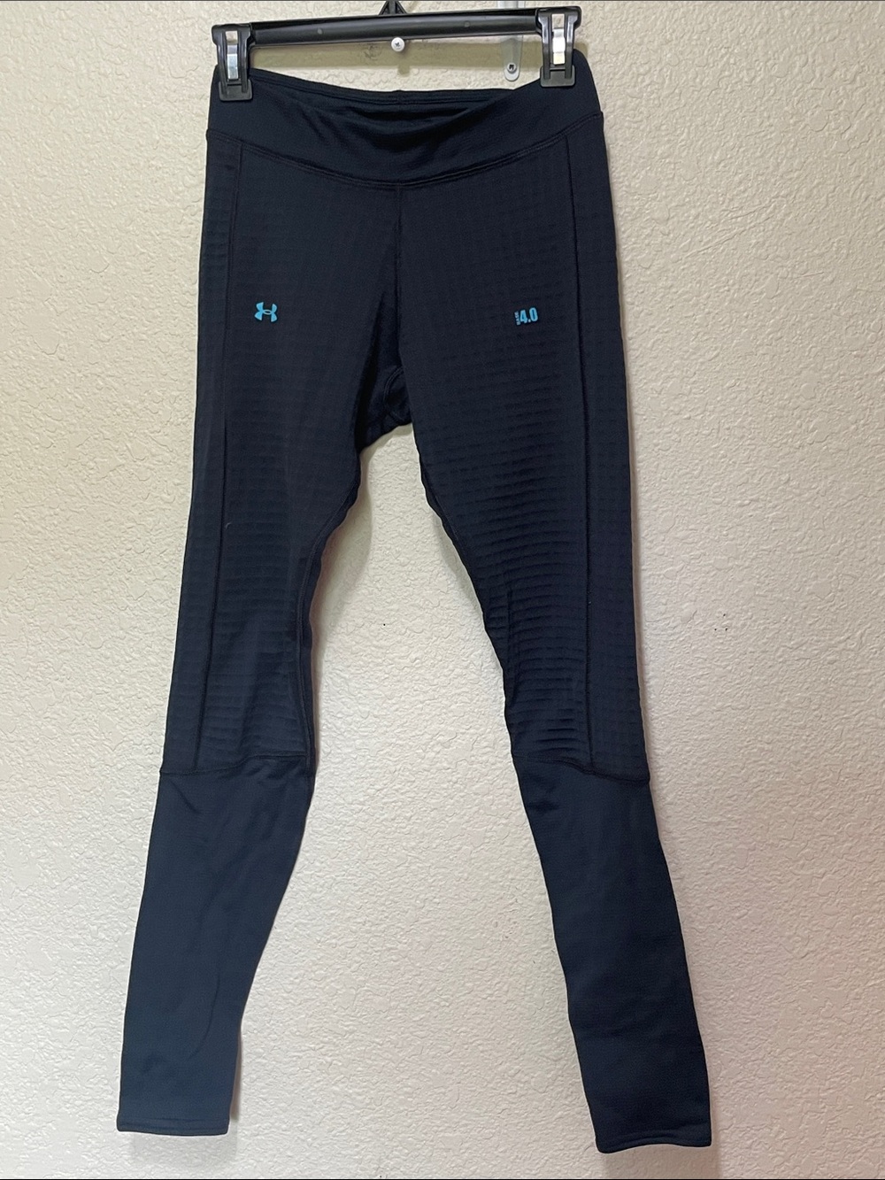 Under Armour Cold Gear Fitted Women's Black Leggings. Good Condition. Size S.